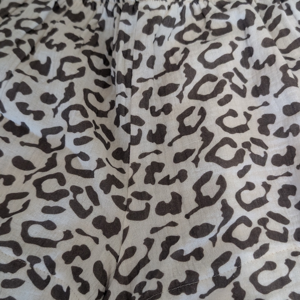 Leopard Print Ruffle Sleeve Top - Picture 13 of 16